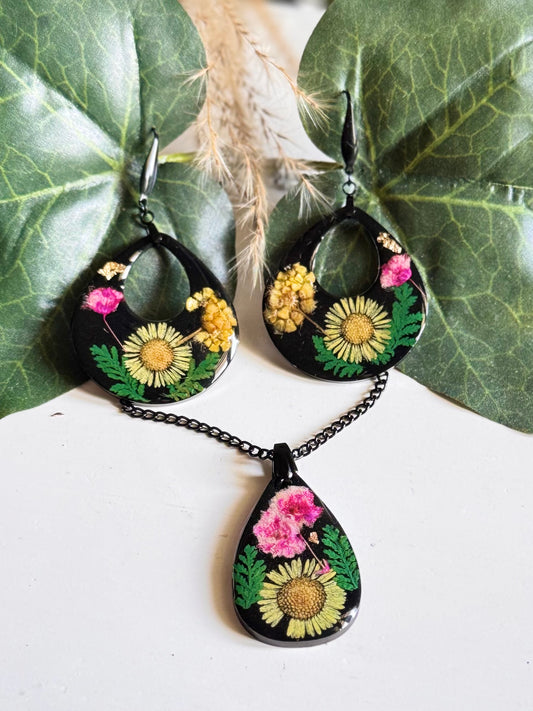 Black Resin Floral Jewelry Set