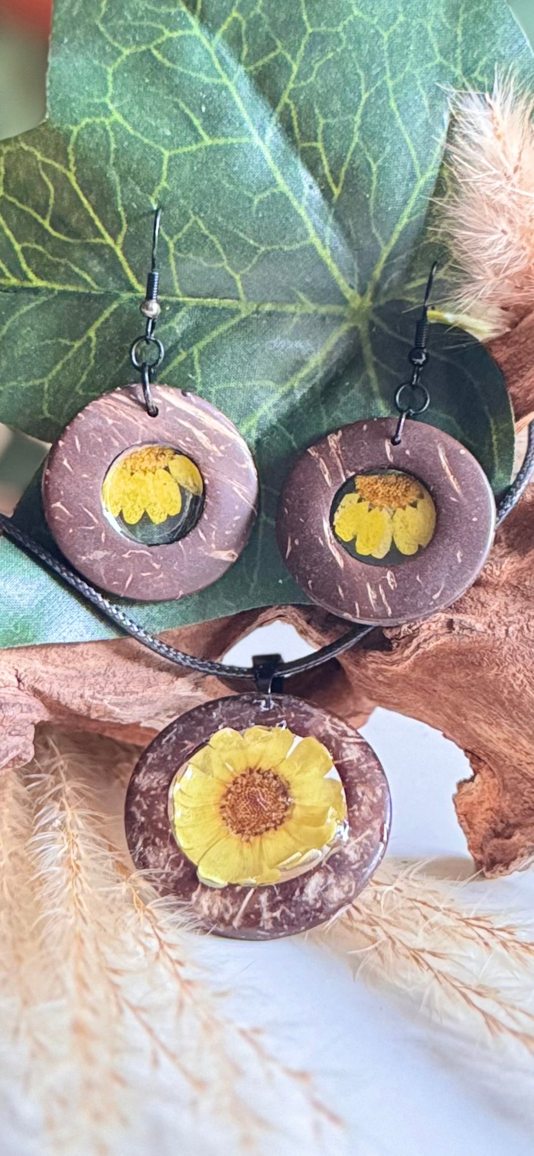 Coconut Wood Yellow Bloom